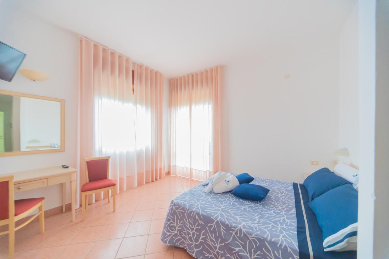 מרינה די קמרוטה Hotel America מראה חיצוני תמונה