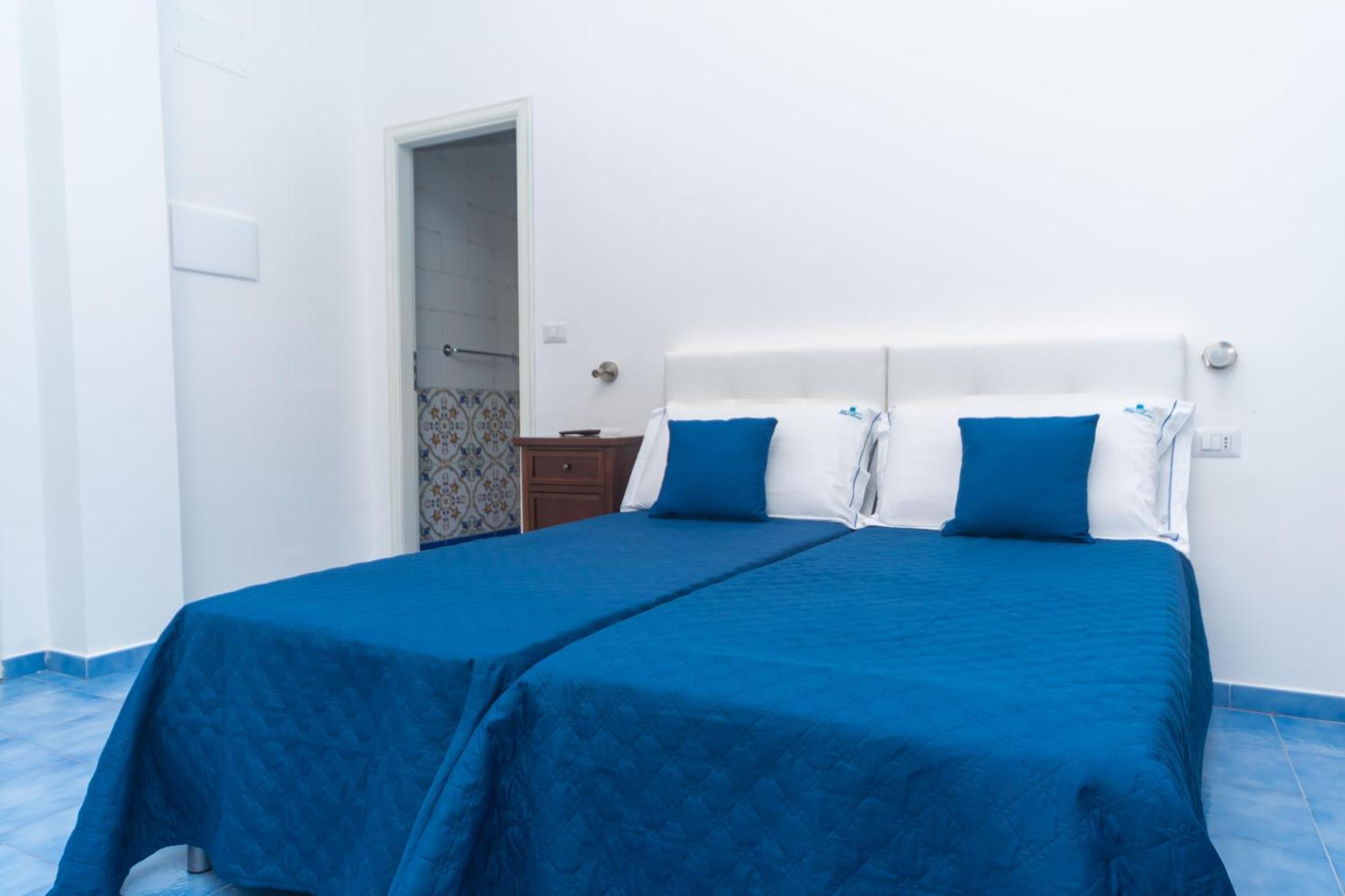 מרינה די קמרוטה Hotel America מראה חיצוני תמונה