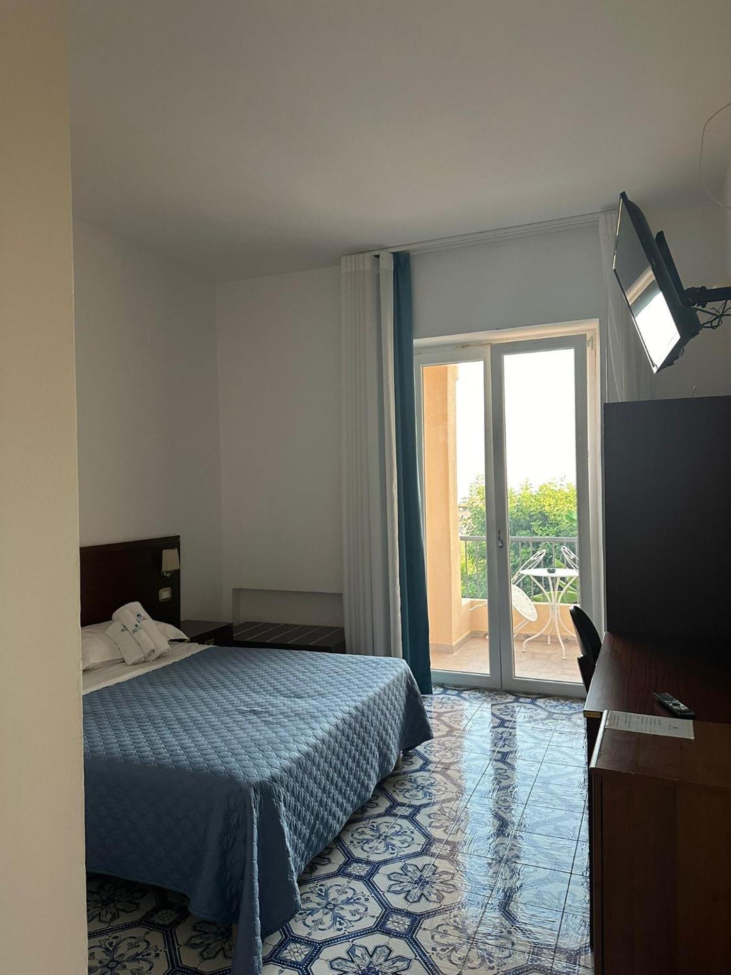 מרינה די קמרוטה Hotel America מראה חיצוני תמונה