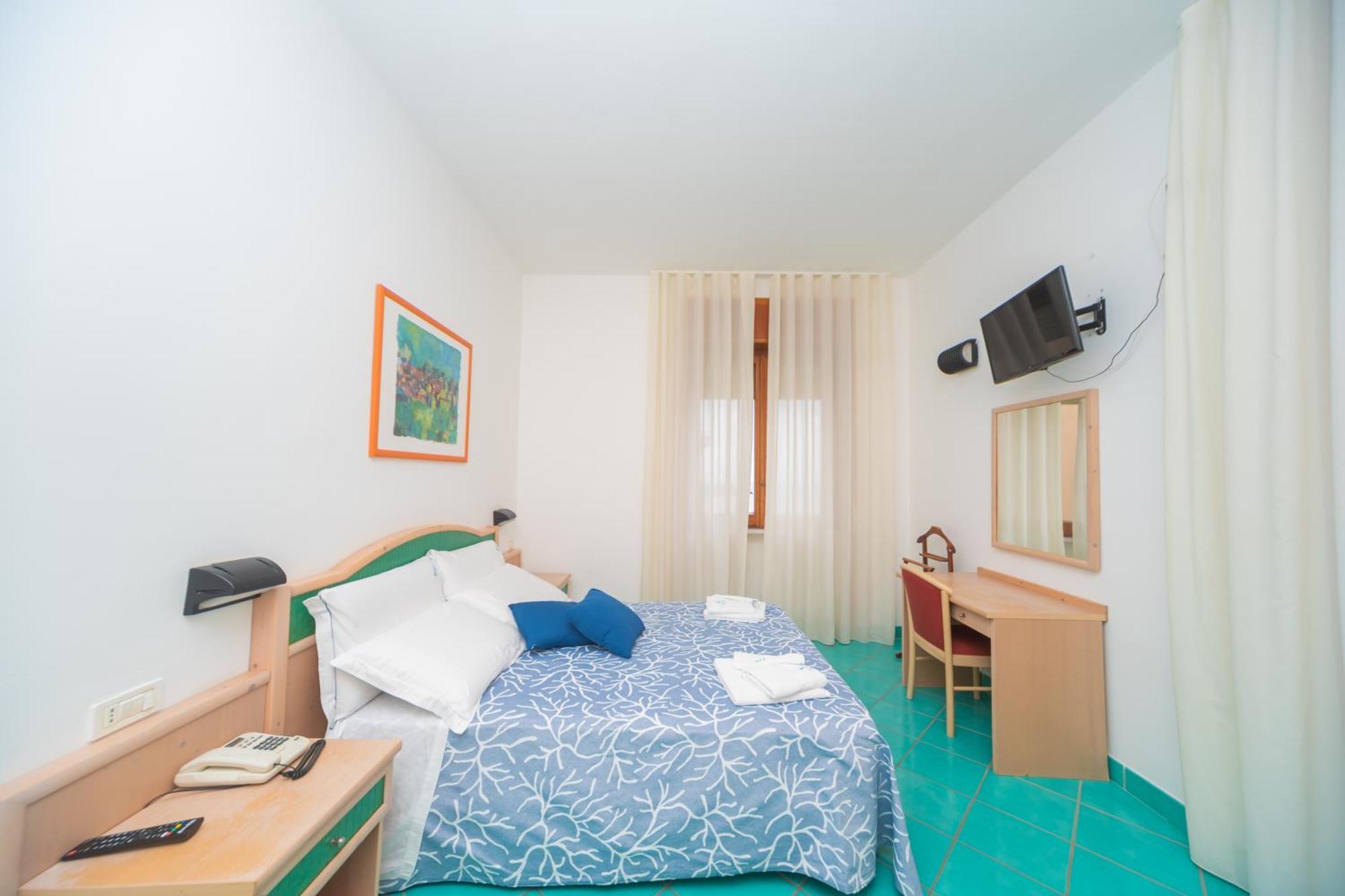 מרינה די קמרוטה Hotel America מראה חיצוני תמונה