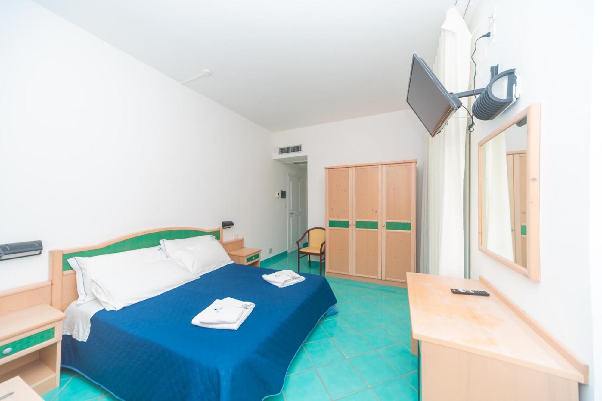 מרינה די קמרוטה Hotel America מראה חיצוני תמונה