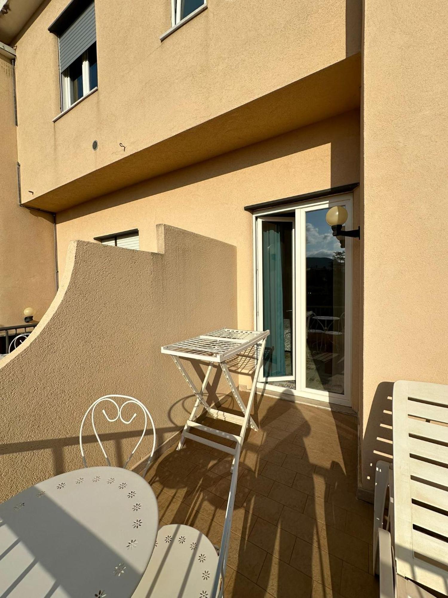 מרינה די קמרוטה Hotel America מראה חיצוני תמונה