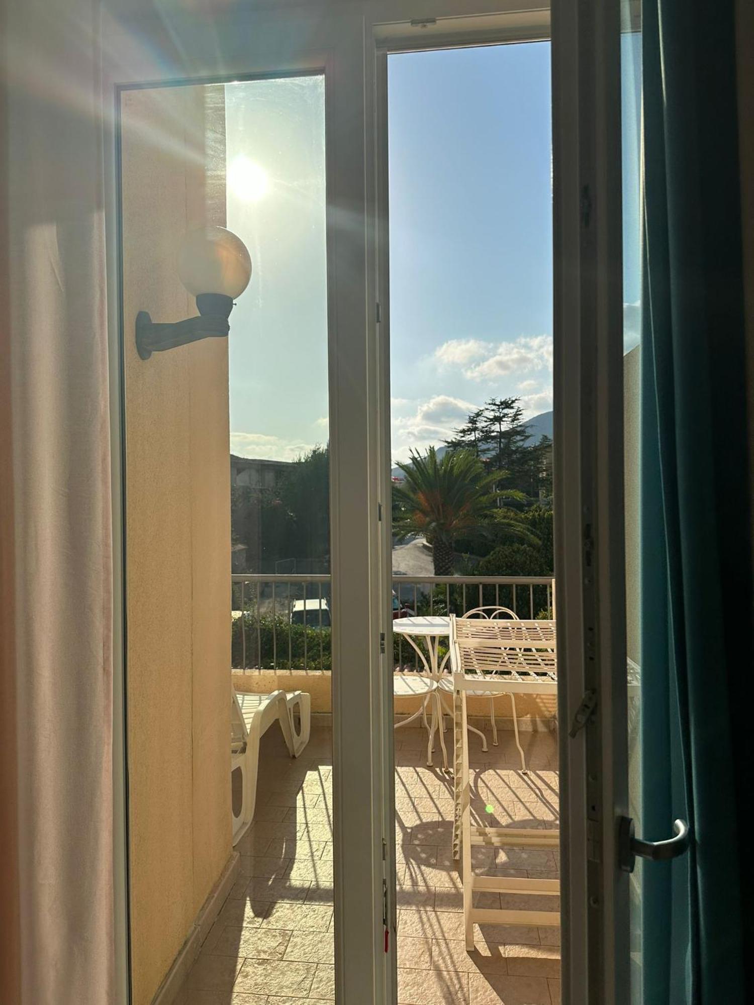 מרינה די קמרוטה Hotel America מראה חיצוני תמונה