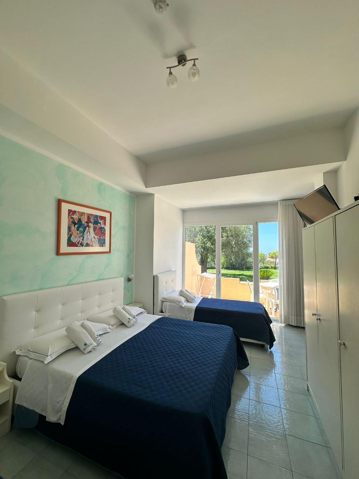 מרינה די קמרוטה Hotel America מראה חיצוני תמונה