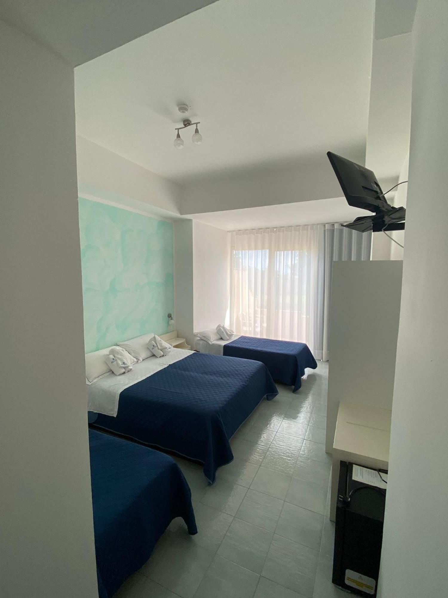 מרינה די קמרוטה Hotel America מראה חיצוני תמונה