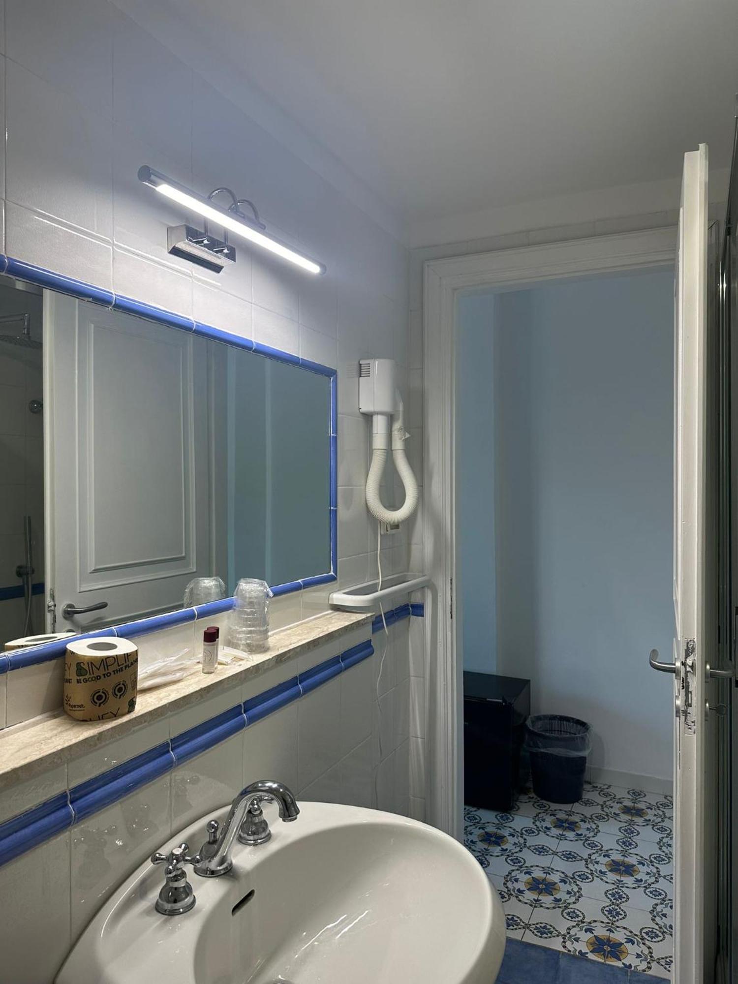 מרינה די קמרוטה Hotel America מראה חיצוני תמונה