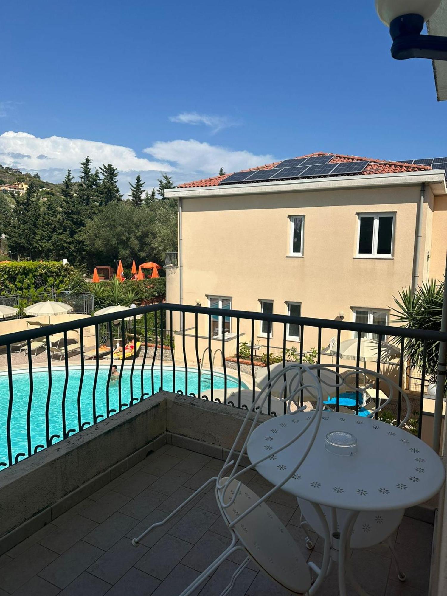מרינה די קמרוטה Hotel America מראה חיצוני תמונה